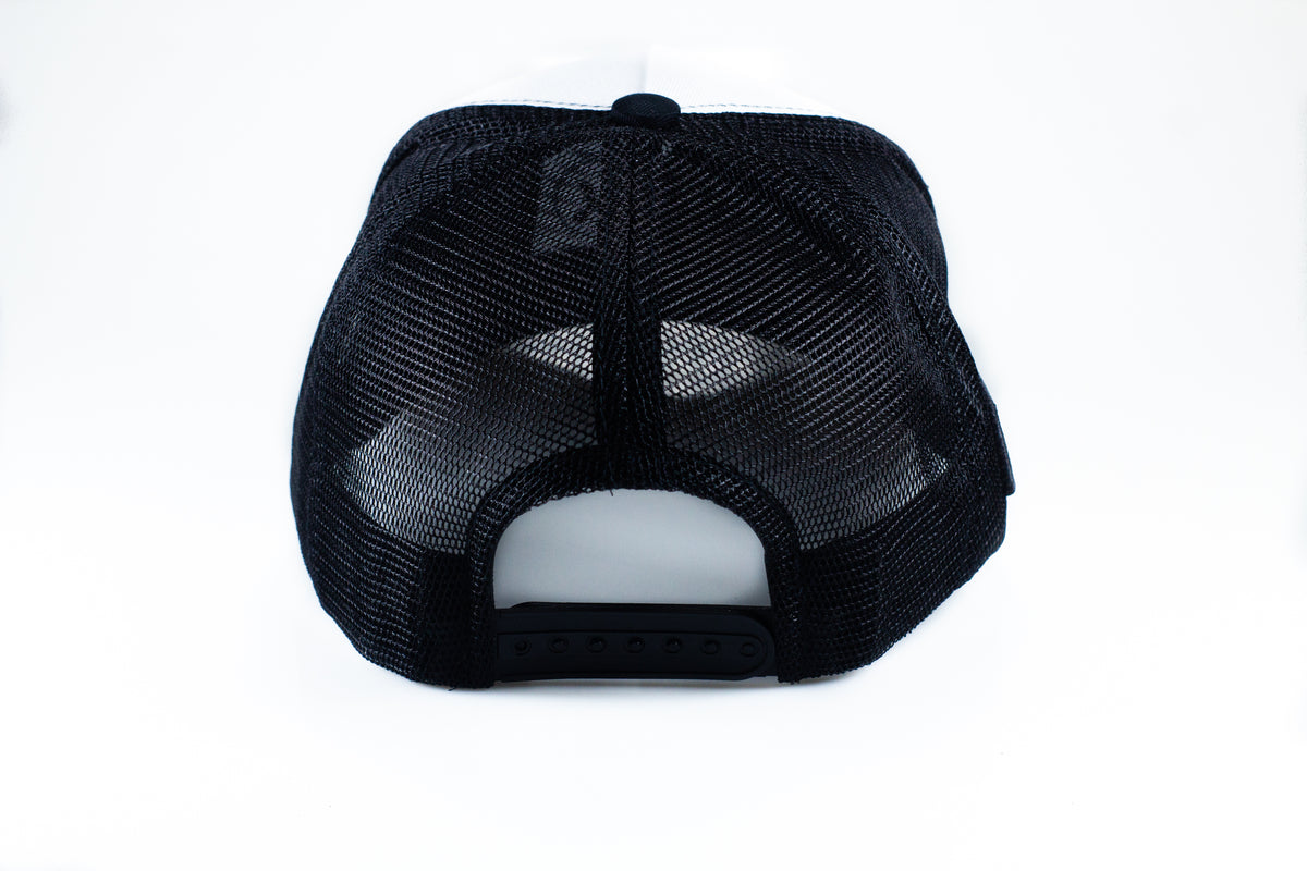Boné Trucker Aba Curva Preto/Branco King Of Lenses