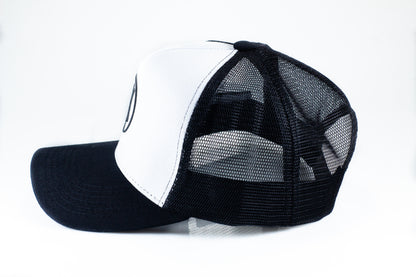 Boné Trucker Aba Curva Preto/Branco King Of Lenses